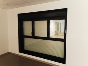 Fenêtre oscillo-battante sous DTA pour bâtiment administratif - RENOVAL MENUISERIES