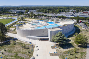 Restauration du centre nautique d'Avignon avec menuiseries RENOVAL